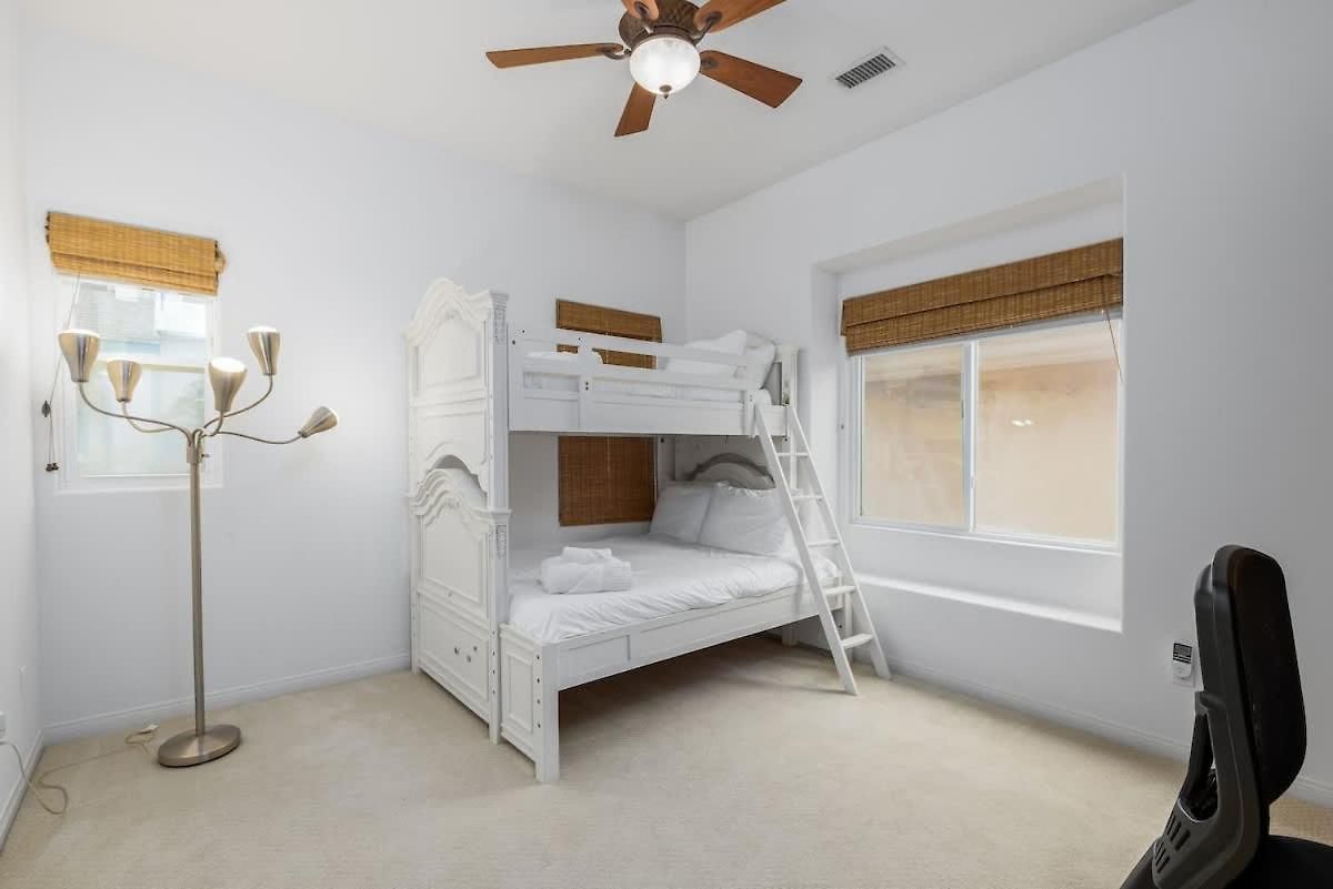 Ocean View 4 Bedroom Holiday home