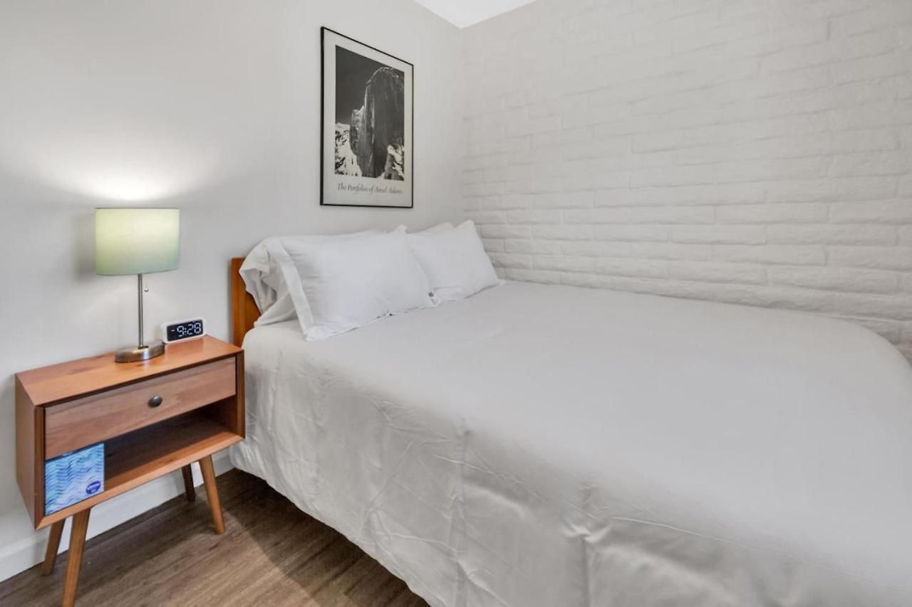 Comfortable 2br Walk To * Carlsbad