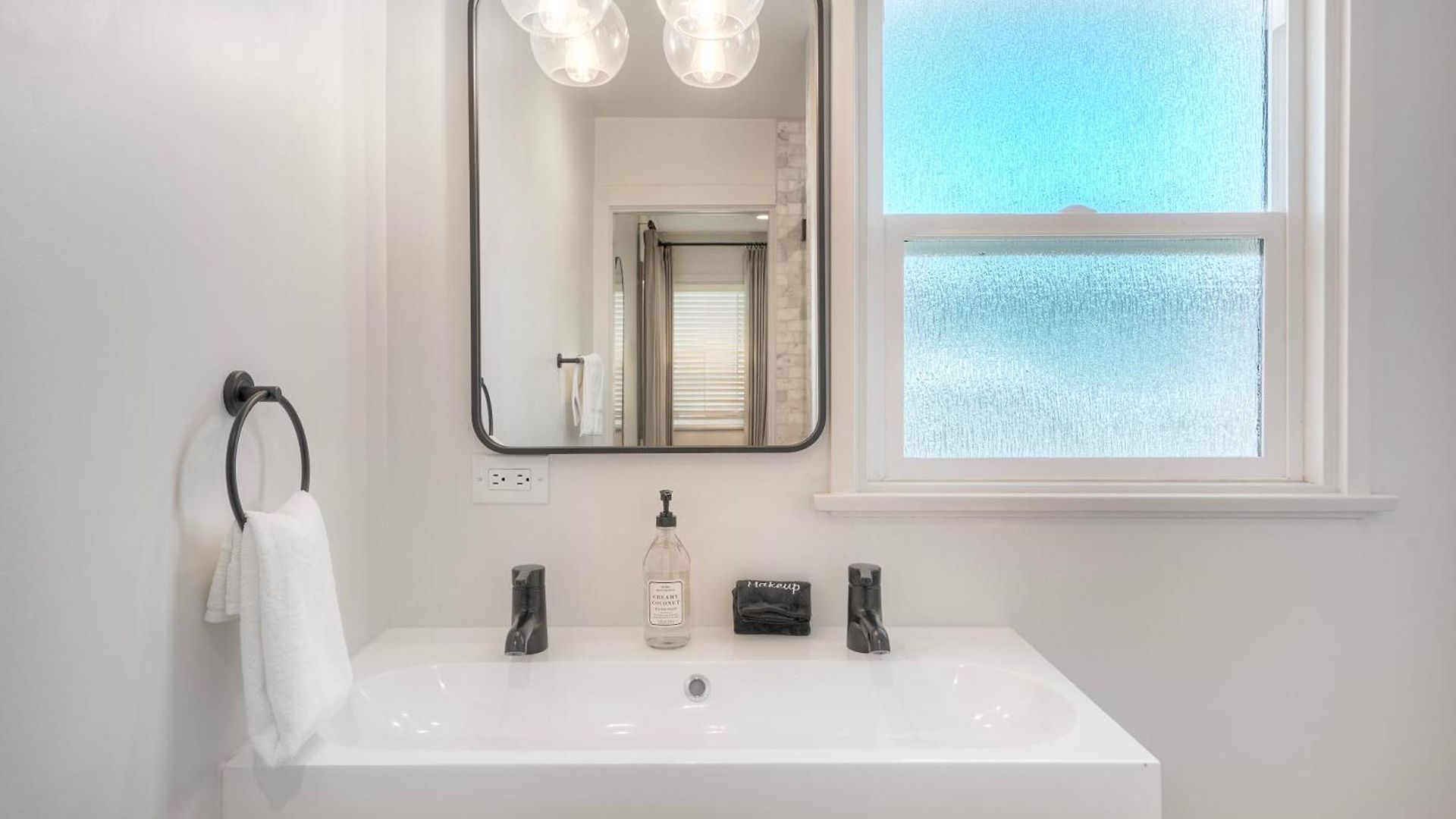 Modern Ocean-view Retreat W/ Firepit & Steps To Carlsbad