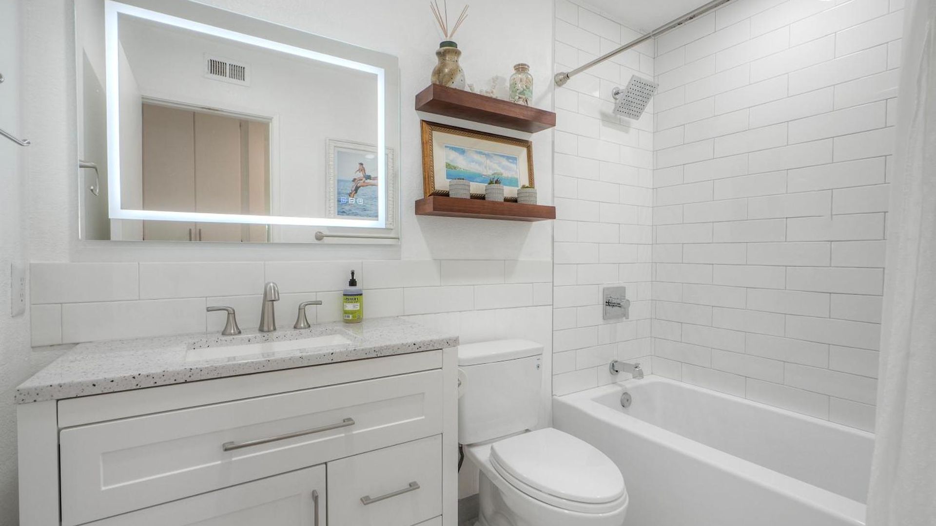 Coastal — Private Patio + Gated Pool & In Minutes To The Beach! Holiday home *