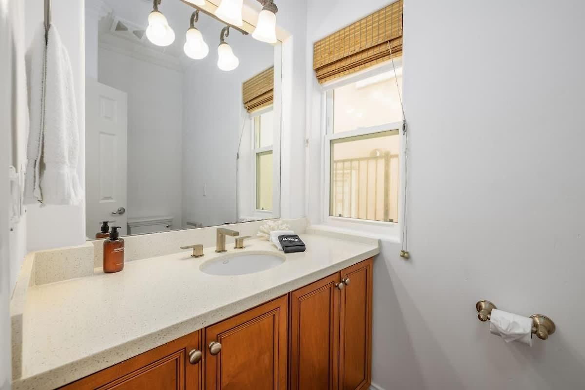 Ocean View 4 Bedroom * Carlsbad
