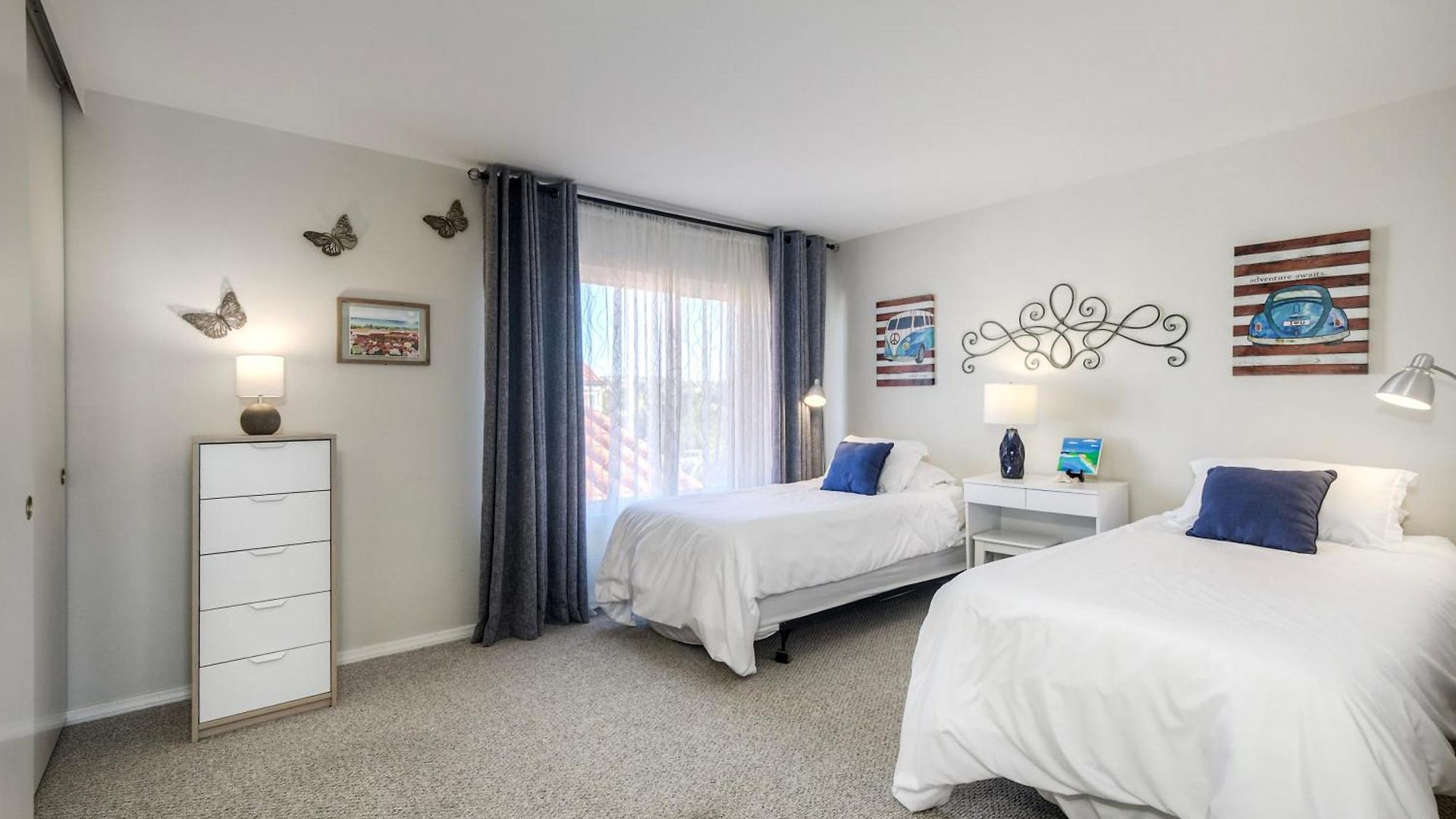 Luxury Coastal Escape | Sleeps 4 | Ocean Views + Amenities Holiday home *