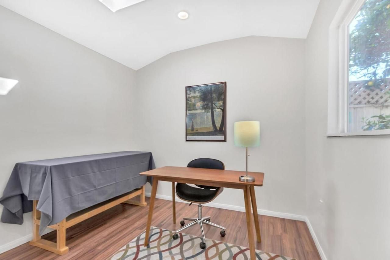 Holiday home Comfortable 2br Walk To Carlsbad