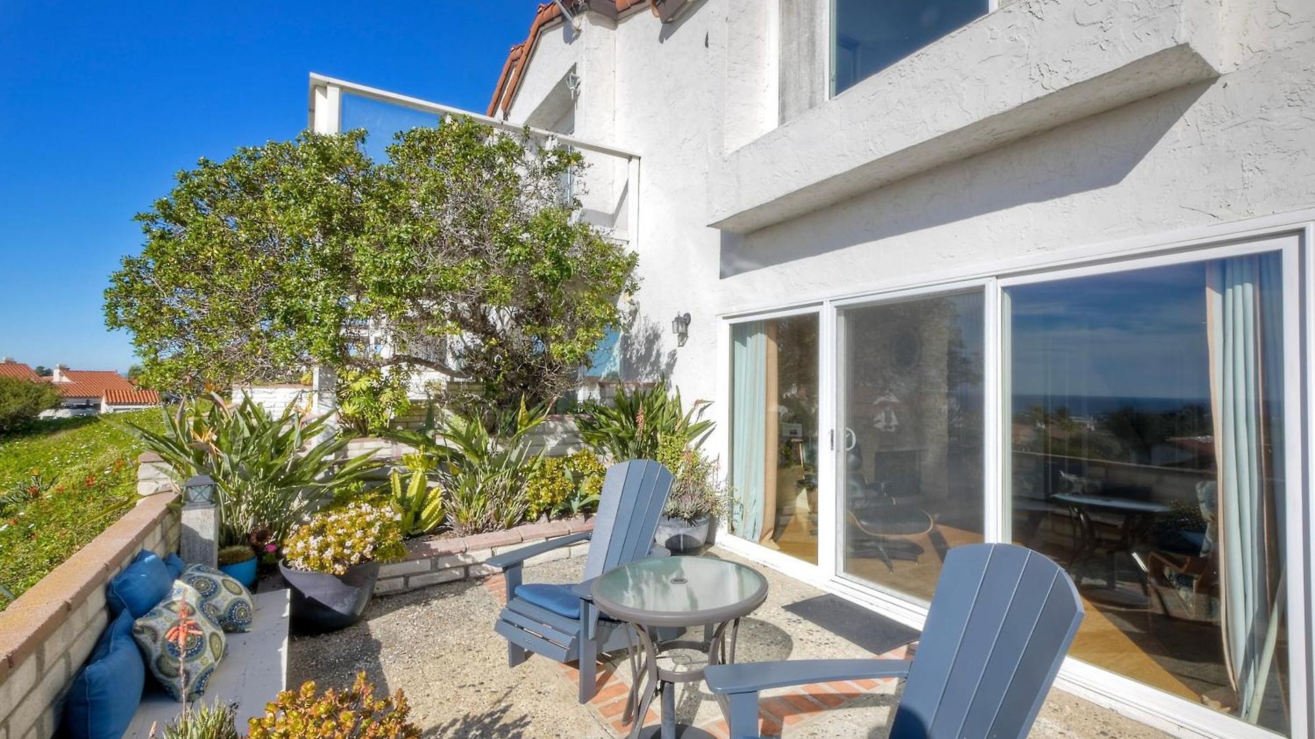 Luxury Coastal Escape | Sleeps 4 | Ocean Views + Amenities Carlsbad