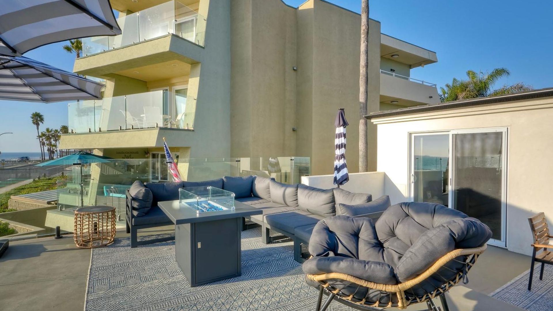 Holiday home Modern Ocean-view Retreat W/ Firepit & Steps To Carlsbad
