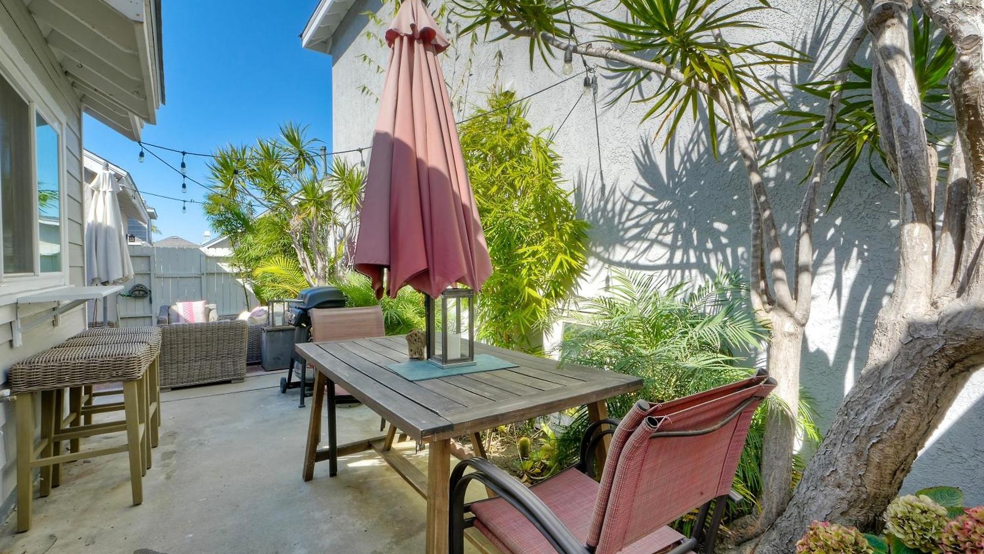 Coastal — Private Patio + Gated Pool & In Minutes To The Beach! Carlsbad