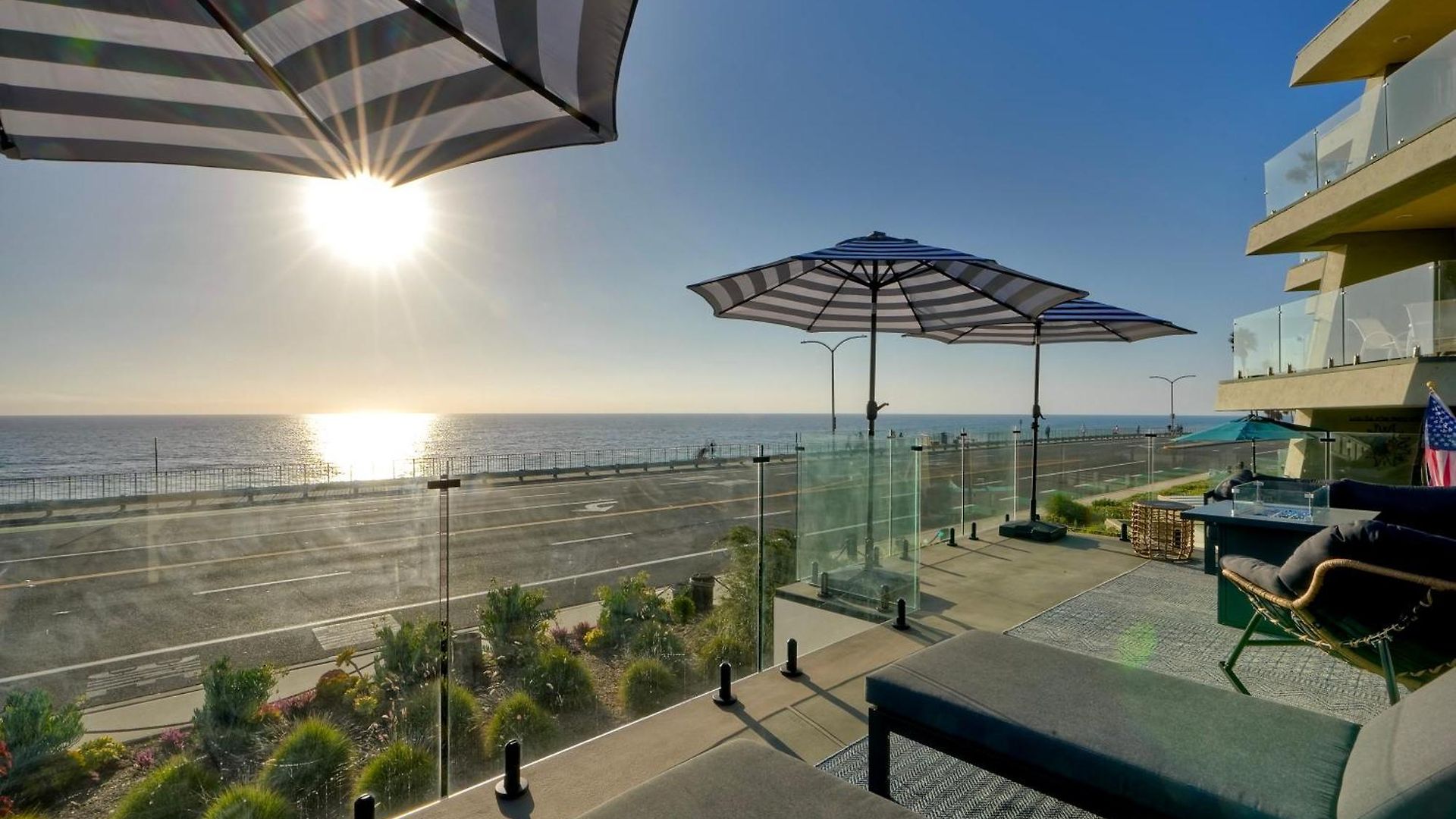 Sycamore Haus Estate - Rent 3 Ocean-view Luxury Steps From State Holiday home Carlsbad