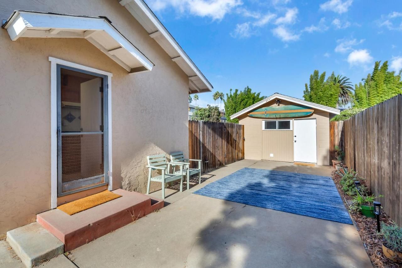 Holiday home 2 Blocks To Beach, Firepit, Sandbox, Bbq, Work