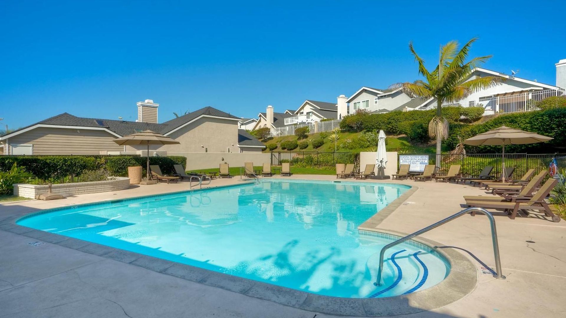 Coastal — Private Patio + Gated Pool & In Minutes To The Beach! Carlsbad