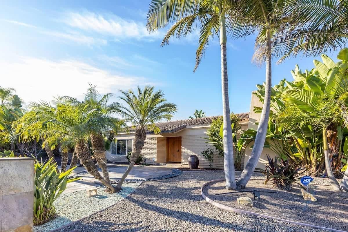 Zen - Large Pool Holiday home