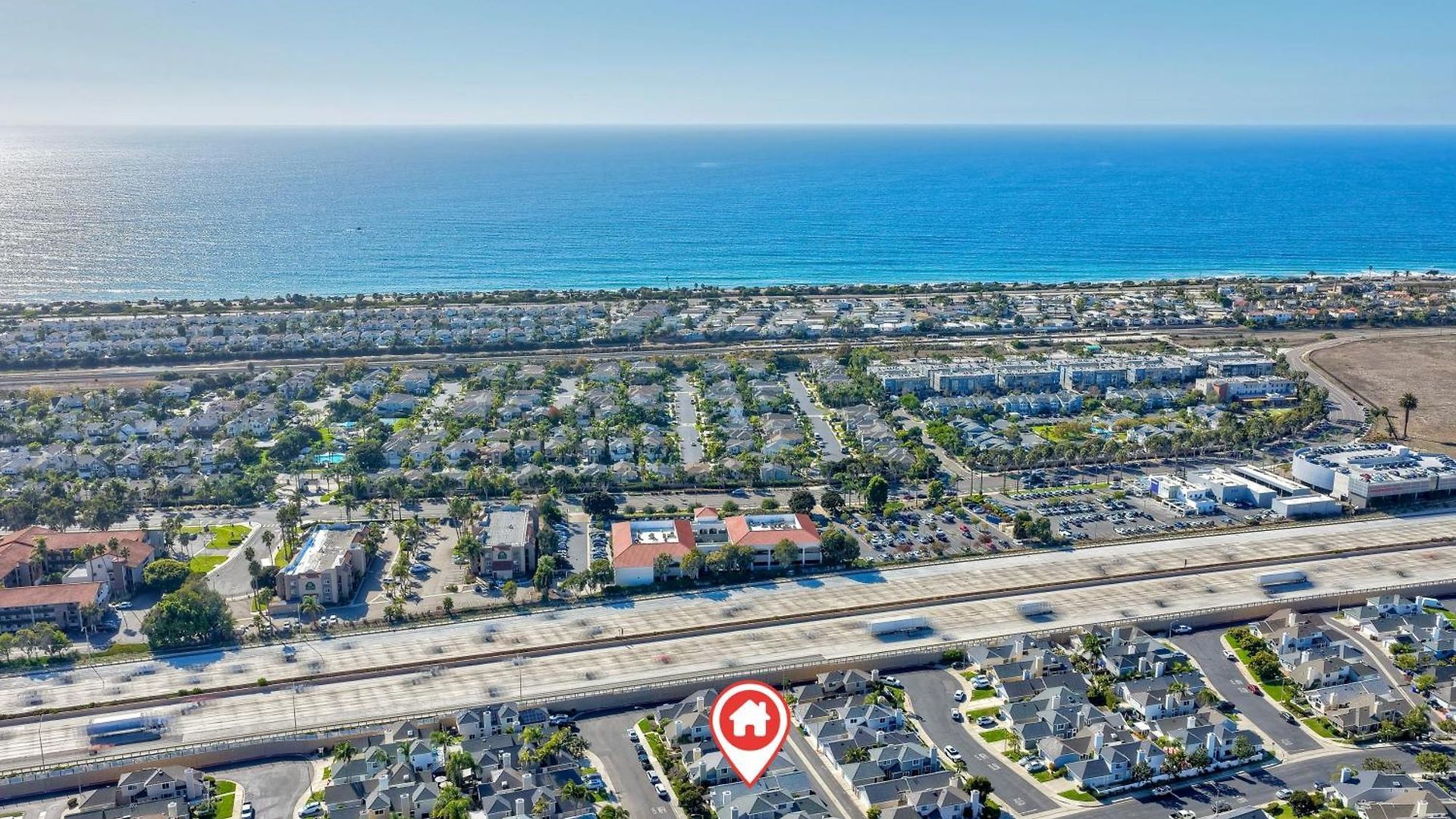 Holiday home Coastal — Private Patio + Gated Pool & In Minutes To The Beach!