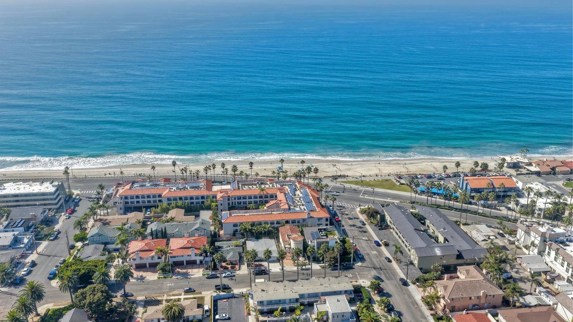 Holiday home Coastal Steps From The | Walk To Village, Dog-friendly Carlsbad