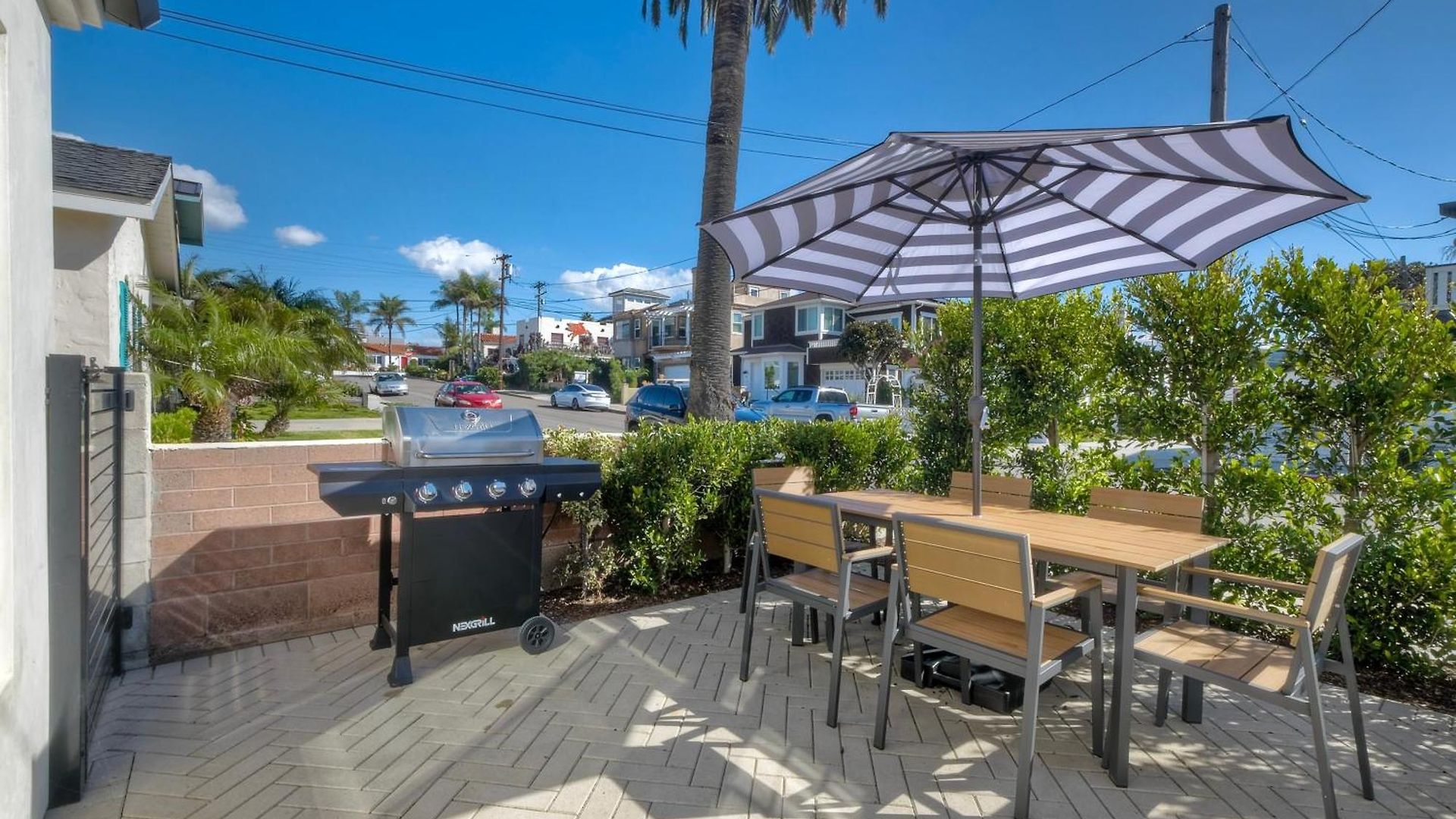 Modern Vacation With Ocean Views, Private Patio, Fire Pit & Walkable Location Carlsbad