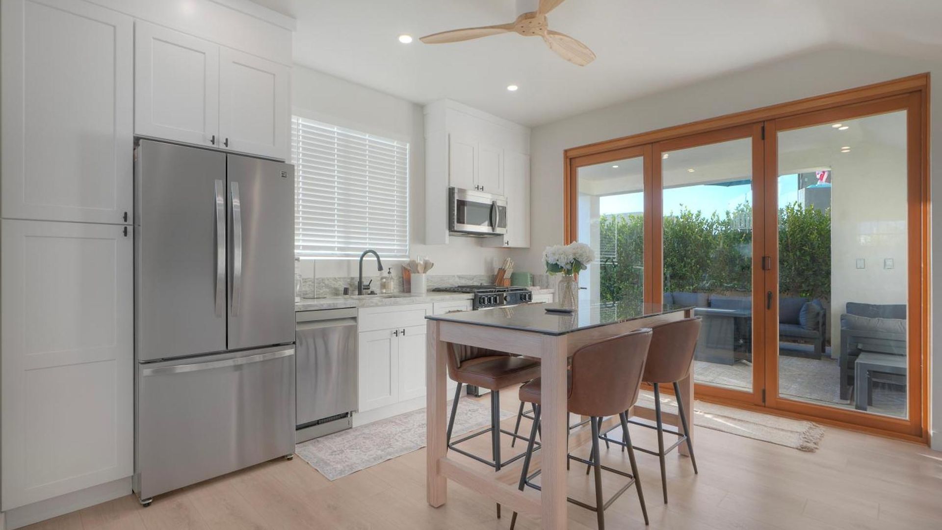 Apartment Luxury Retreat | Across The Street From | Firepit, Bbq, Ping Pong, Cornhole & Carlsbad