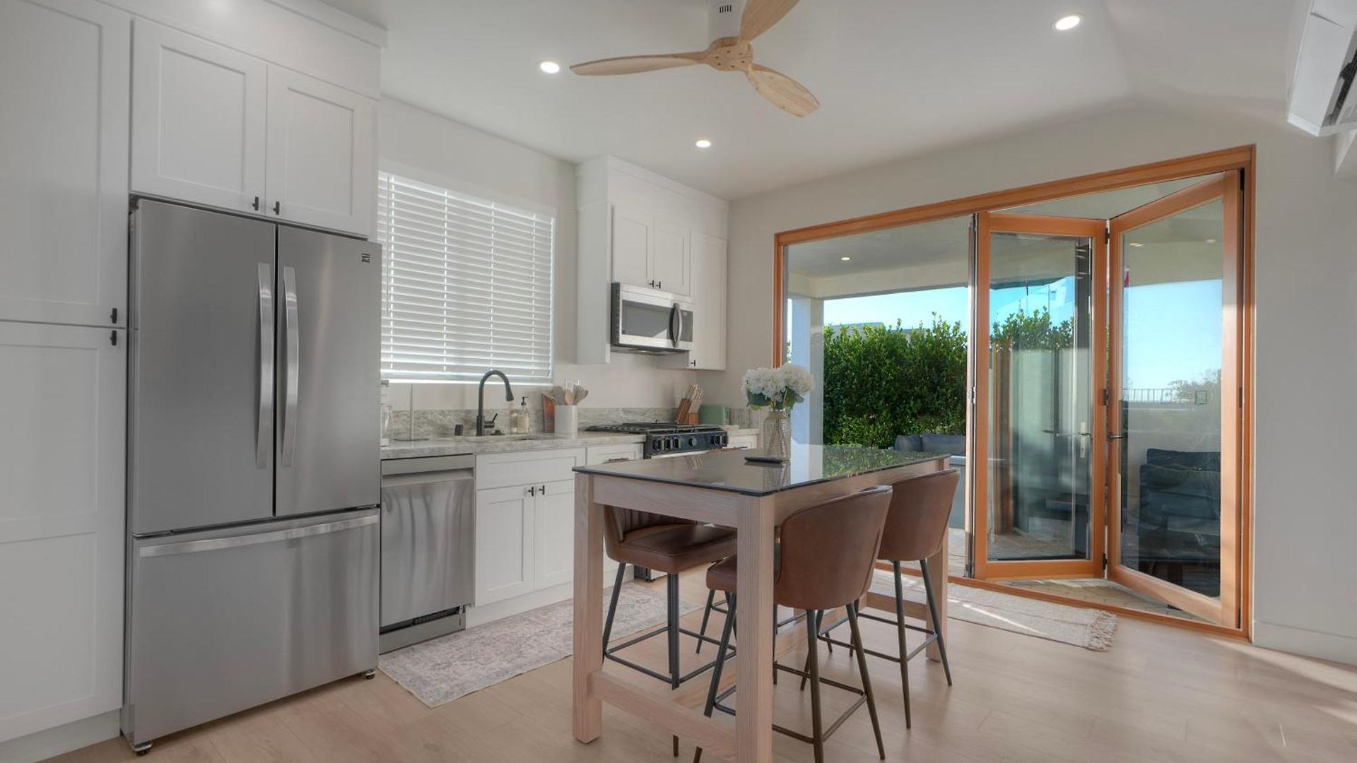 Luxury Retreat | Across The Street From | Firepit, Bbq, Ping Pong, Cornhole & Carlsbad