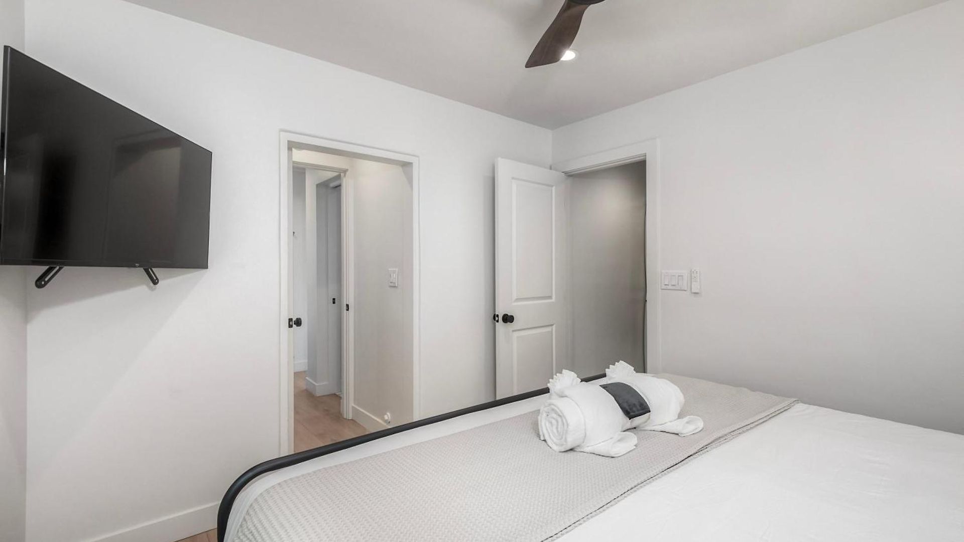 Apartment Modern Vacation With Ocean Views, Private Patio, Fire Pit & Walkable Location Carlsbad