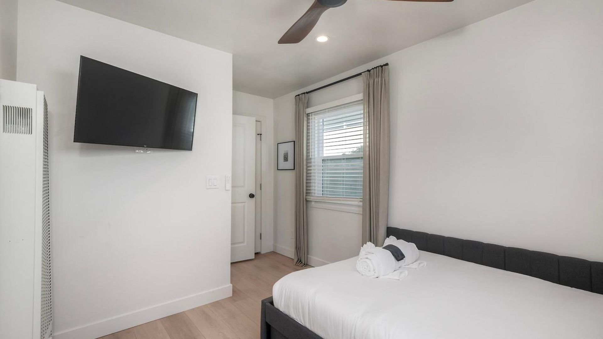 Apartment Modern Vacation With Ocean Views, Private Patio, Fire Pit & Walkable Location *