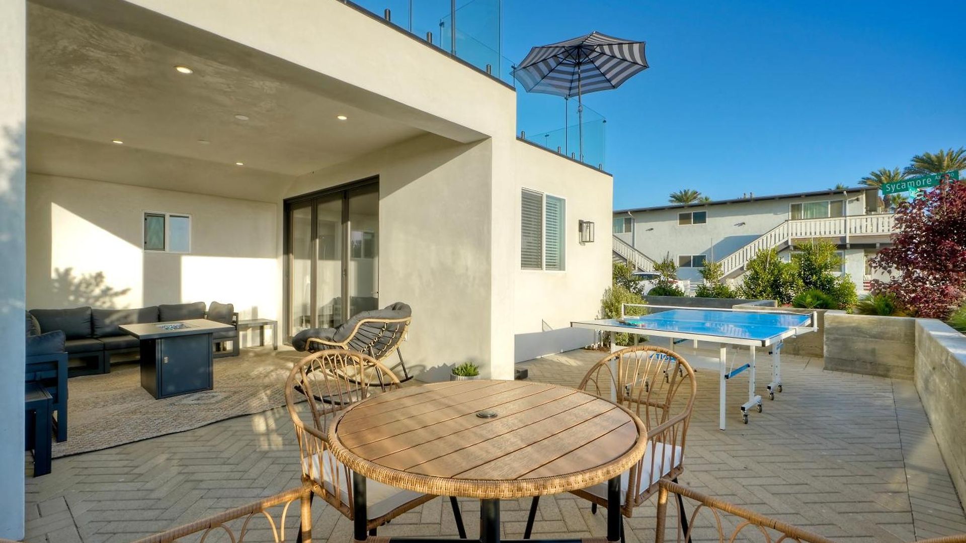 Luxury Retreat | Across The Street From | Firepit, Bbq, Ping Pong, Cornhole & *