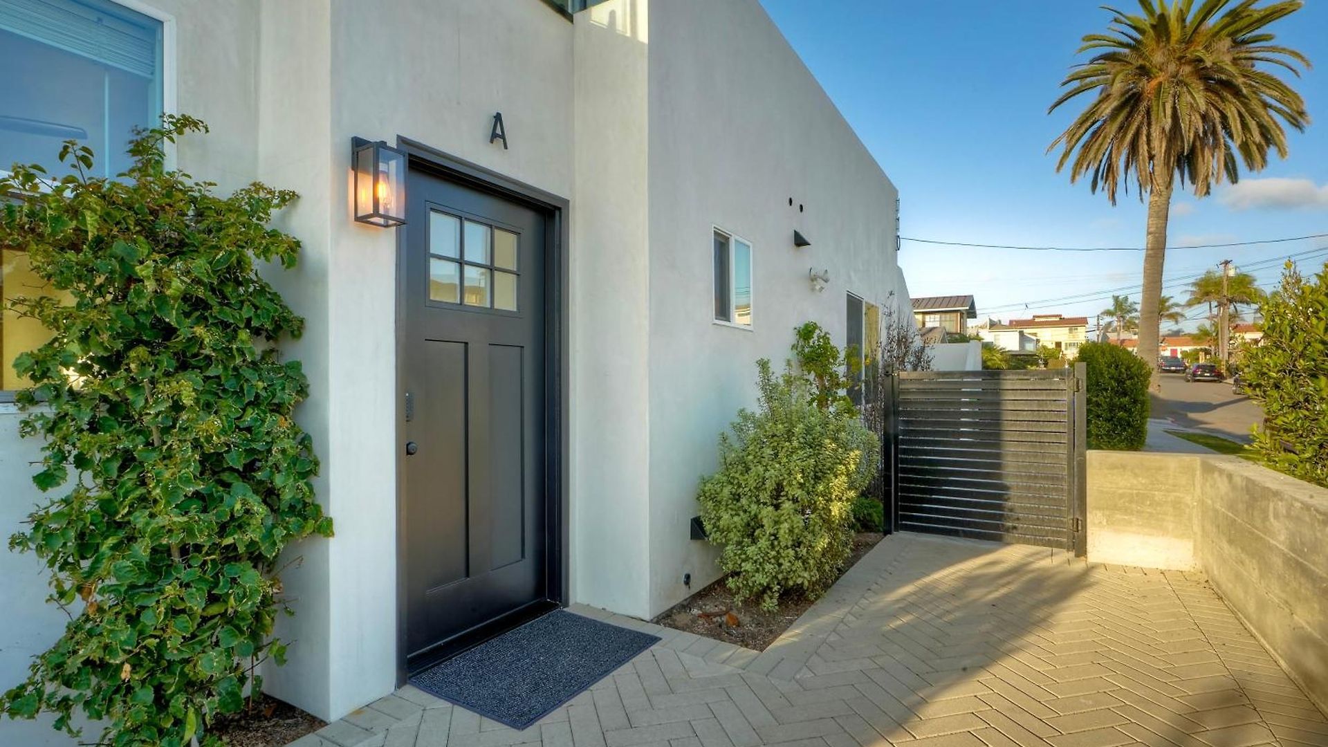 Apartment Luxury Retreat | Across The Street From | Firepit, Bbq, Ping Pong, Cornhole & *
