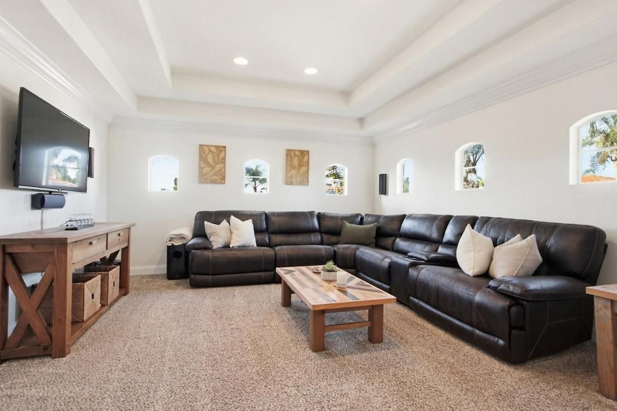 Quiet One And A Half Miles From The Apartment Carlsbad