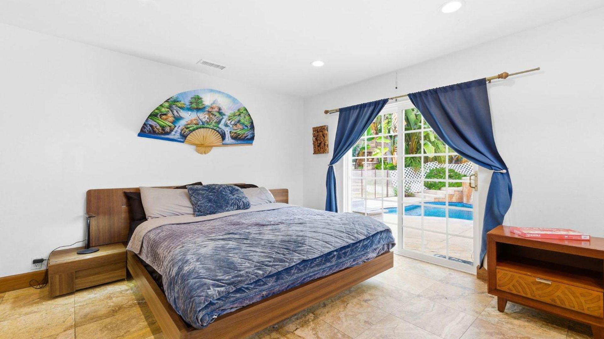 Pool Retreat With Hot Tub And Patio *