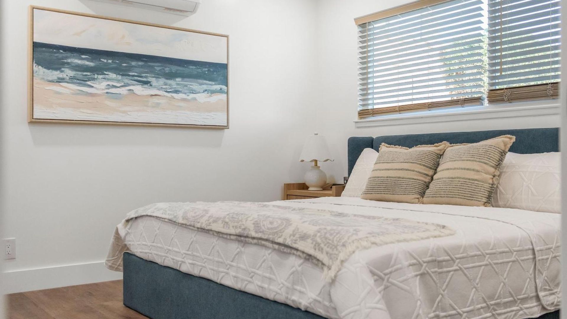 Casa Sol - 4 Bed, Sleeps 8, Bike To Lagoon And Holiday home *