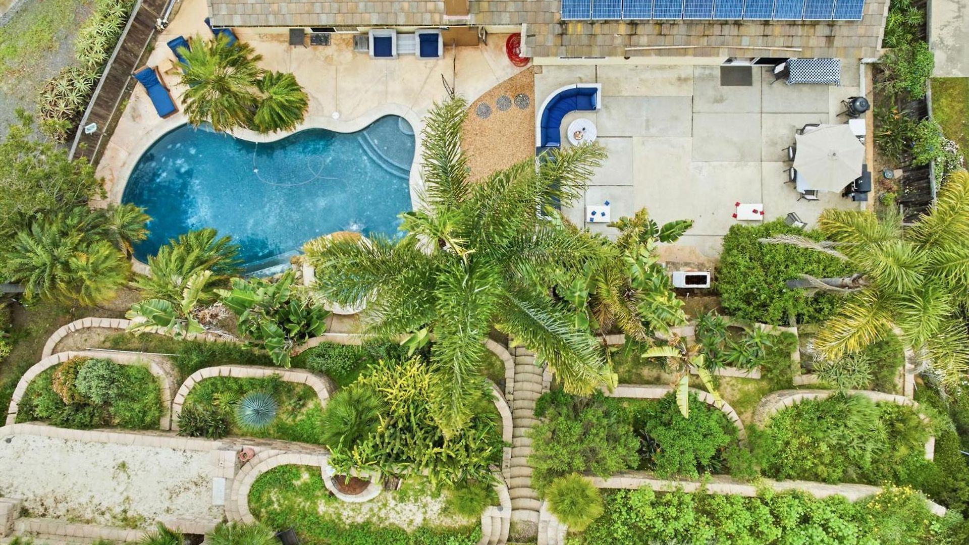Pool Retreat With Hot Tub And Patio Holiday home *