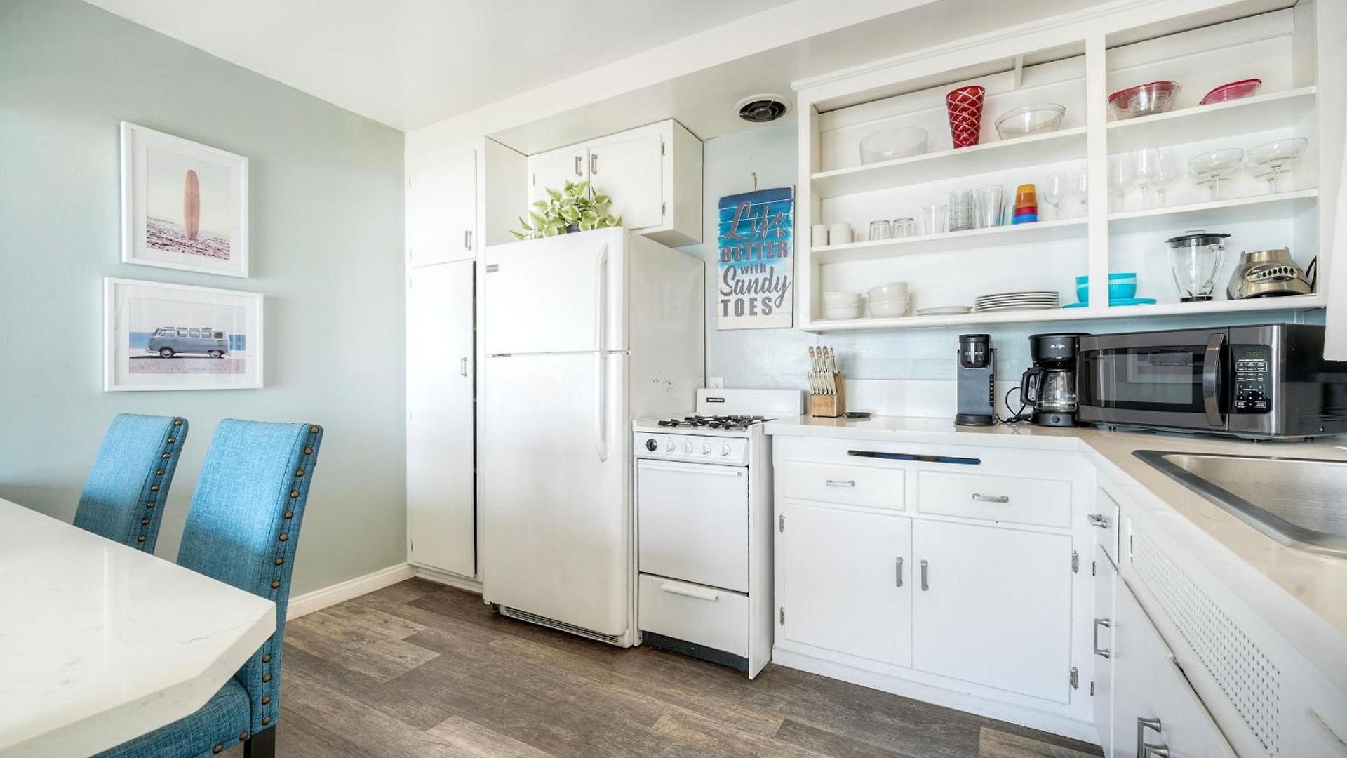 Oceanfront Apartment, Private Balcony, Access, Sunset Views Apartment *