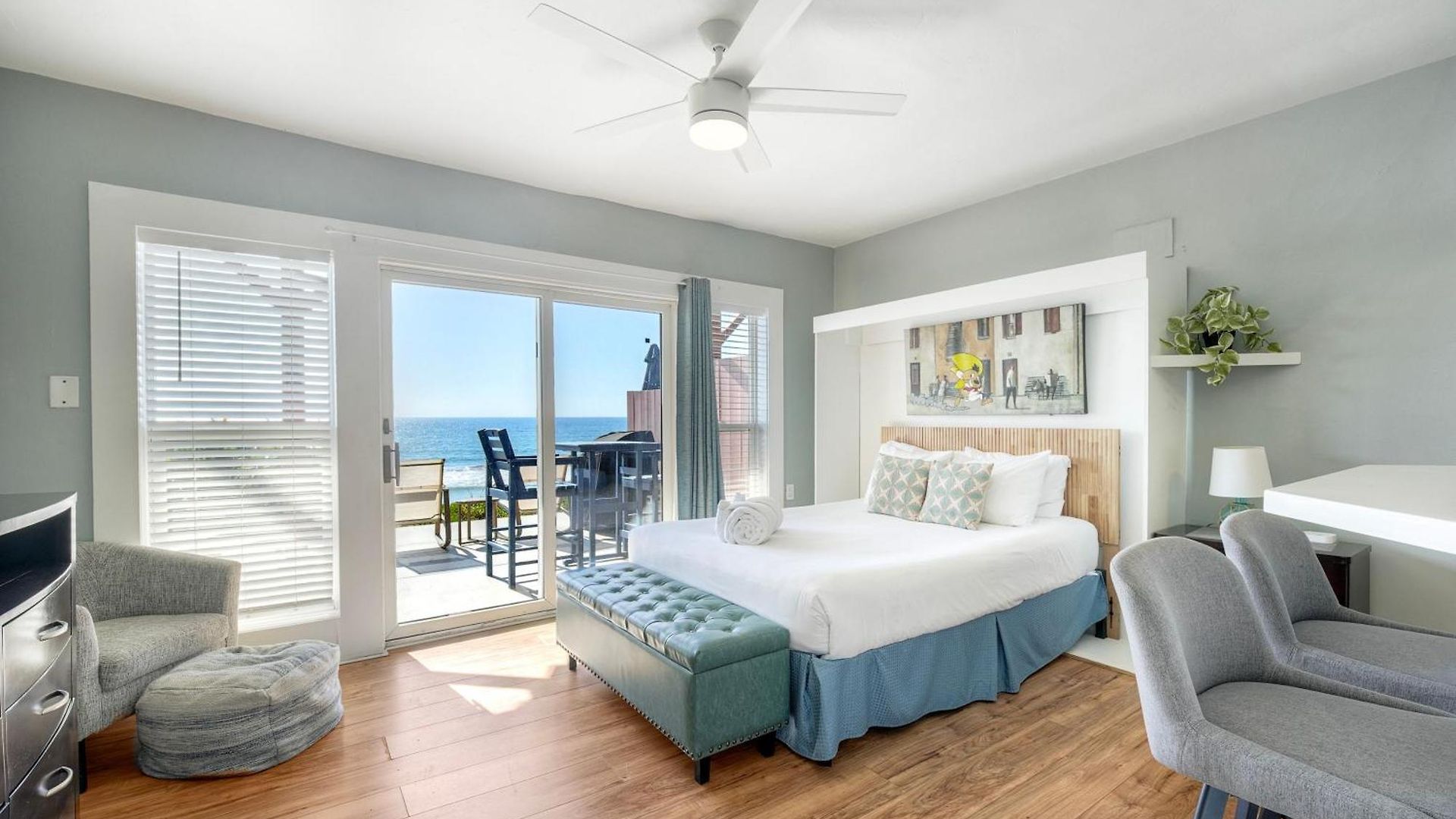 Apartment Oceanfront Condo, Private Patio, Access, Sunset Views *