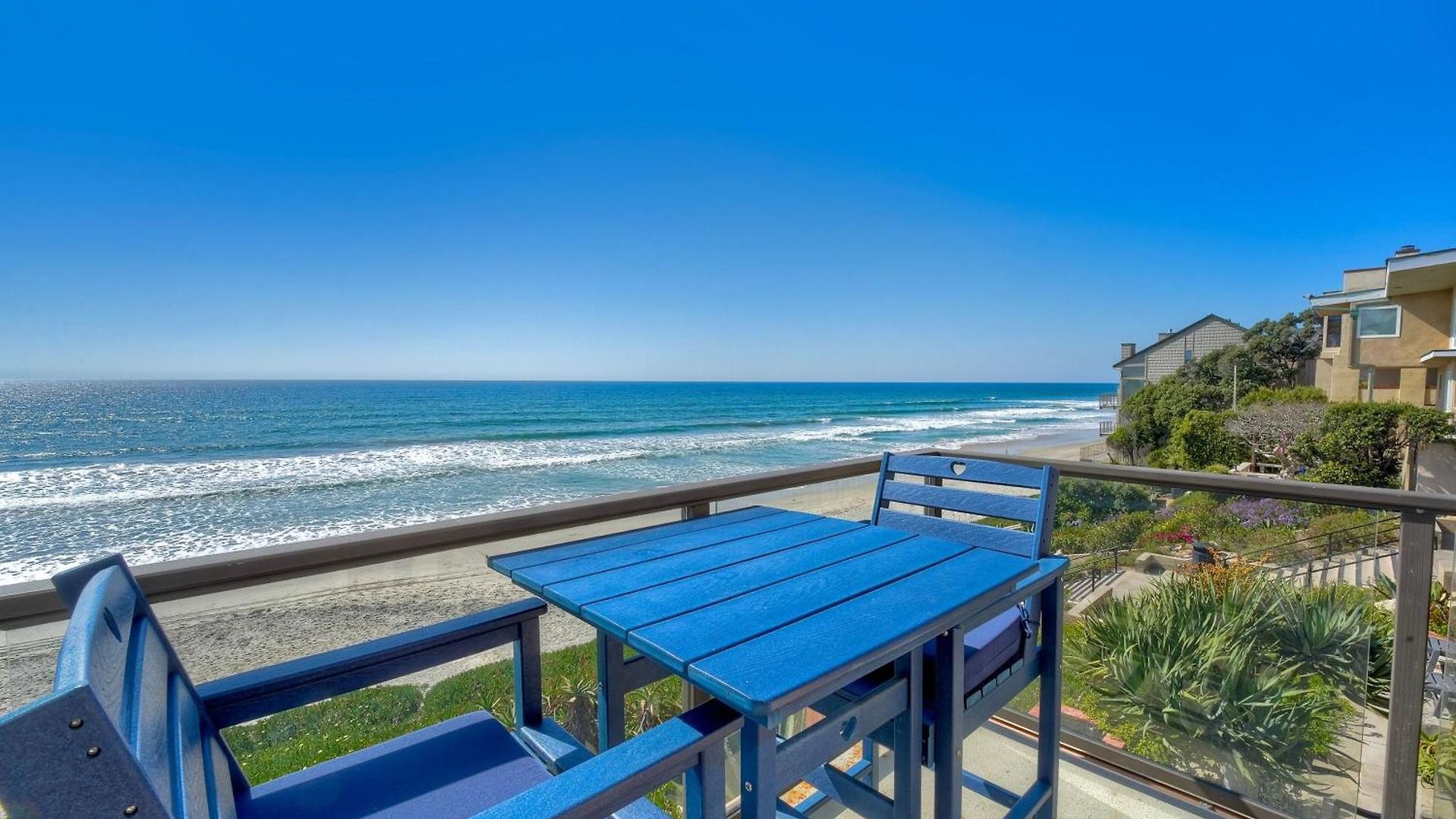 Oceanfront Condo, Private Balcony, Access, Bbq Apartment