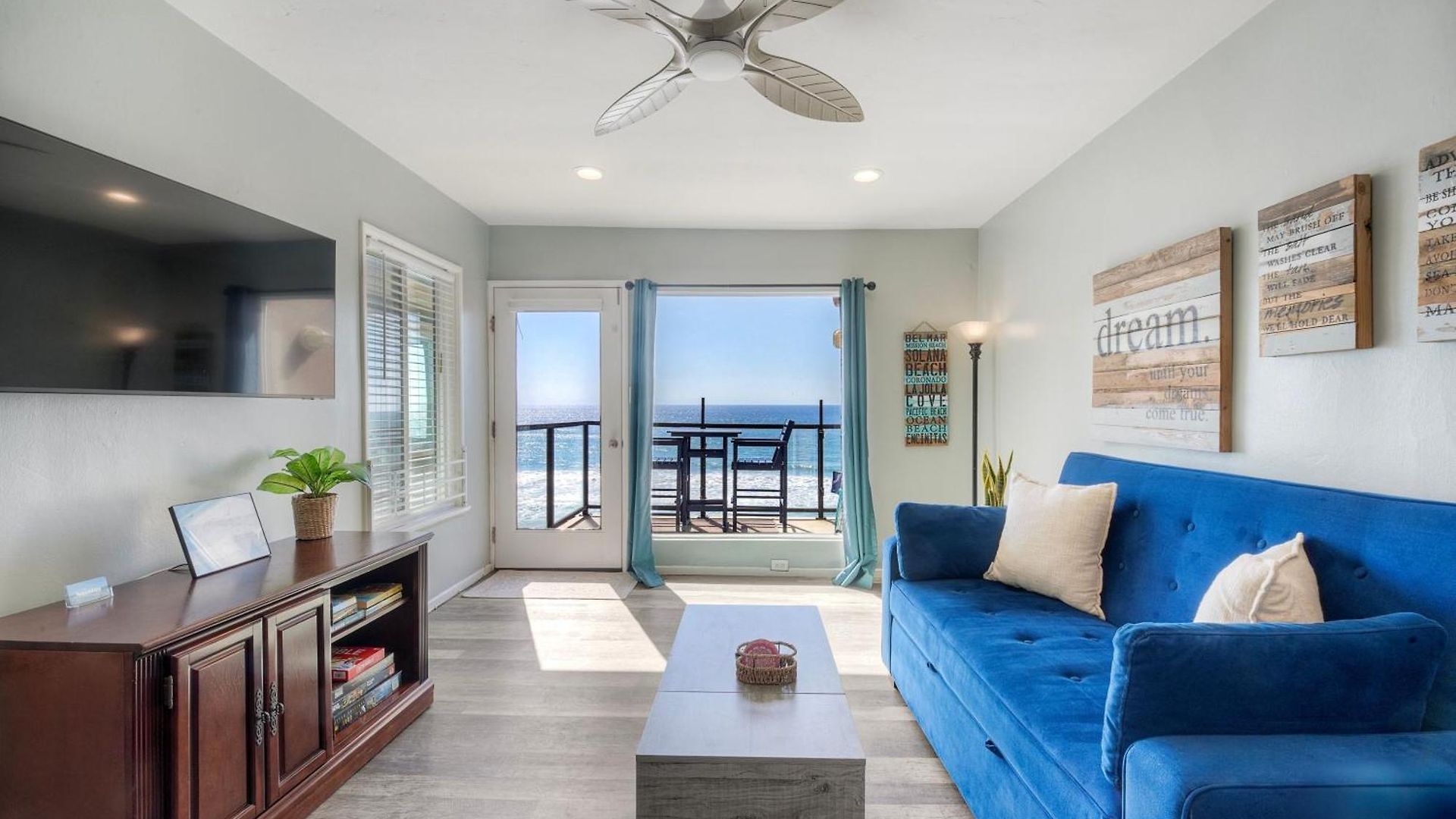 Oceanfront Condo, Private Balcony, Access, Sunset Views Apartment *
