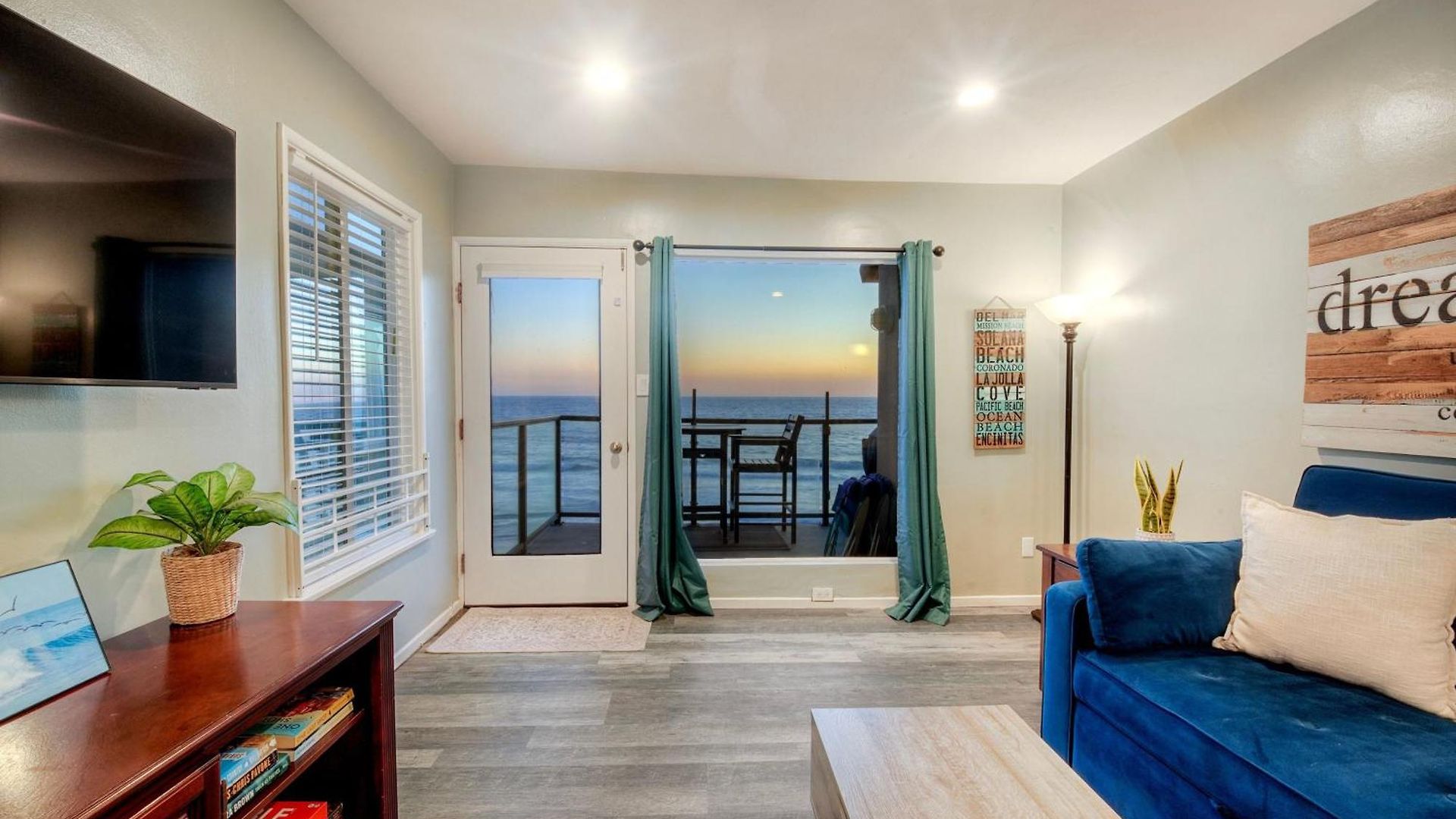 Oceanfront Condo, Private Balcony, Access, Sunset Views *