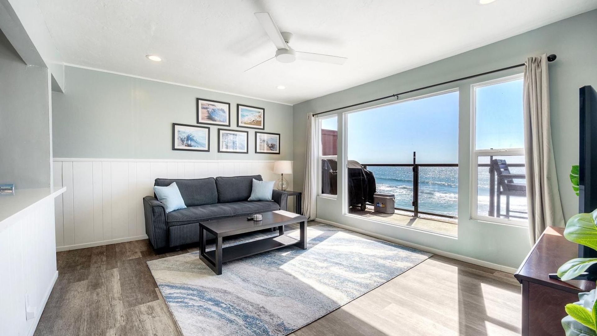 Oceanfront Condo, Private Balcony, Access, Bbq Apartment
