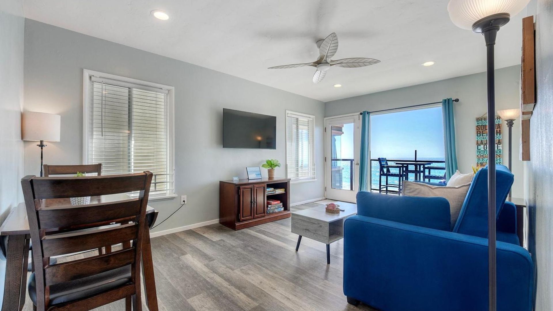 Oceanfront Condo, Private Balcony, Access, Sunset Views Apartment *