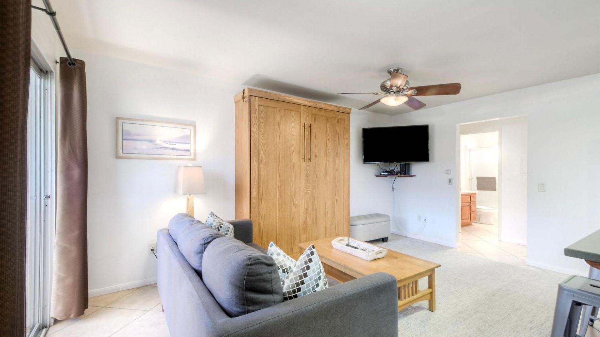 90 Walk Score, Private Patio, Steps To & Dining, Parking Carlsbad