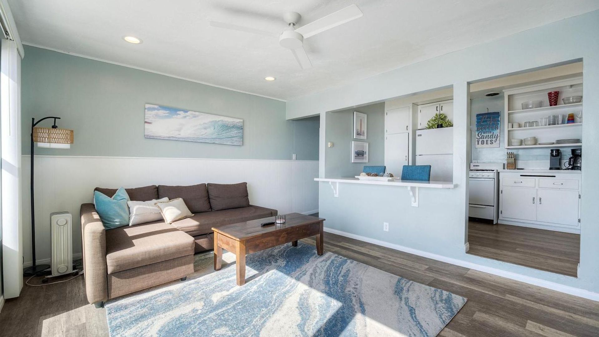Apartment Oceanfront Apartment, Private Balcony, Access, Sunset Views *
