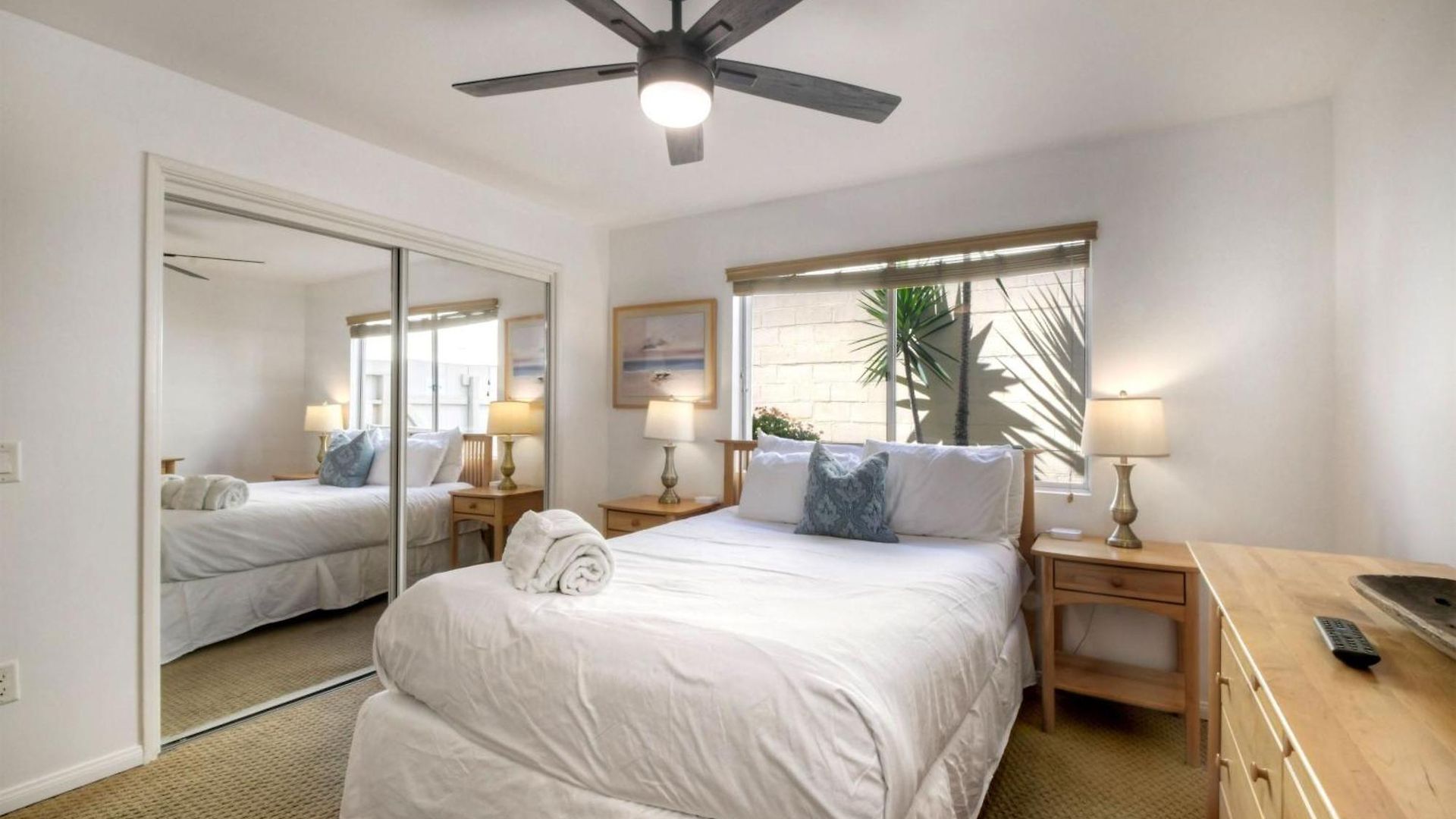 90 Walk Score, Private Patio, Steps To & Dining, Parking Apartment