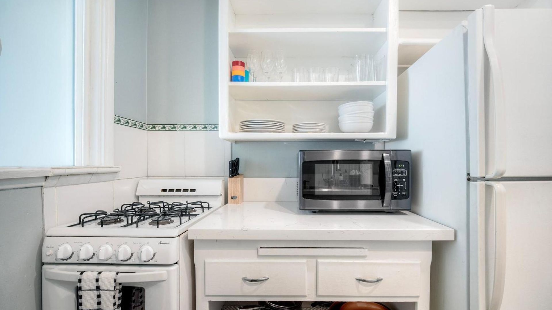 Oceanfront Condo, Private Balcony, Access, Sunset Views Apartment *