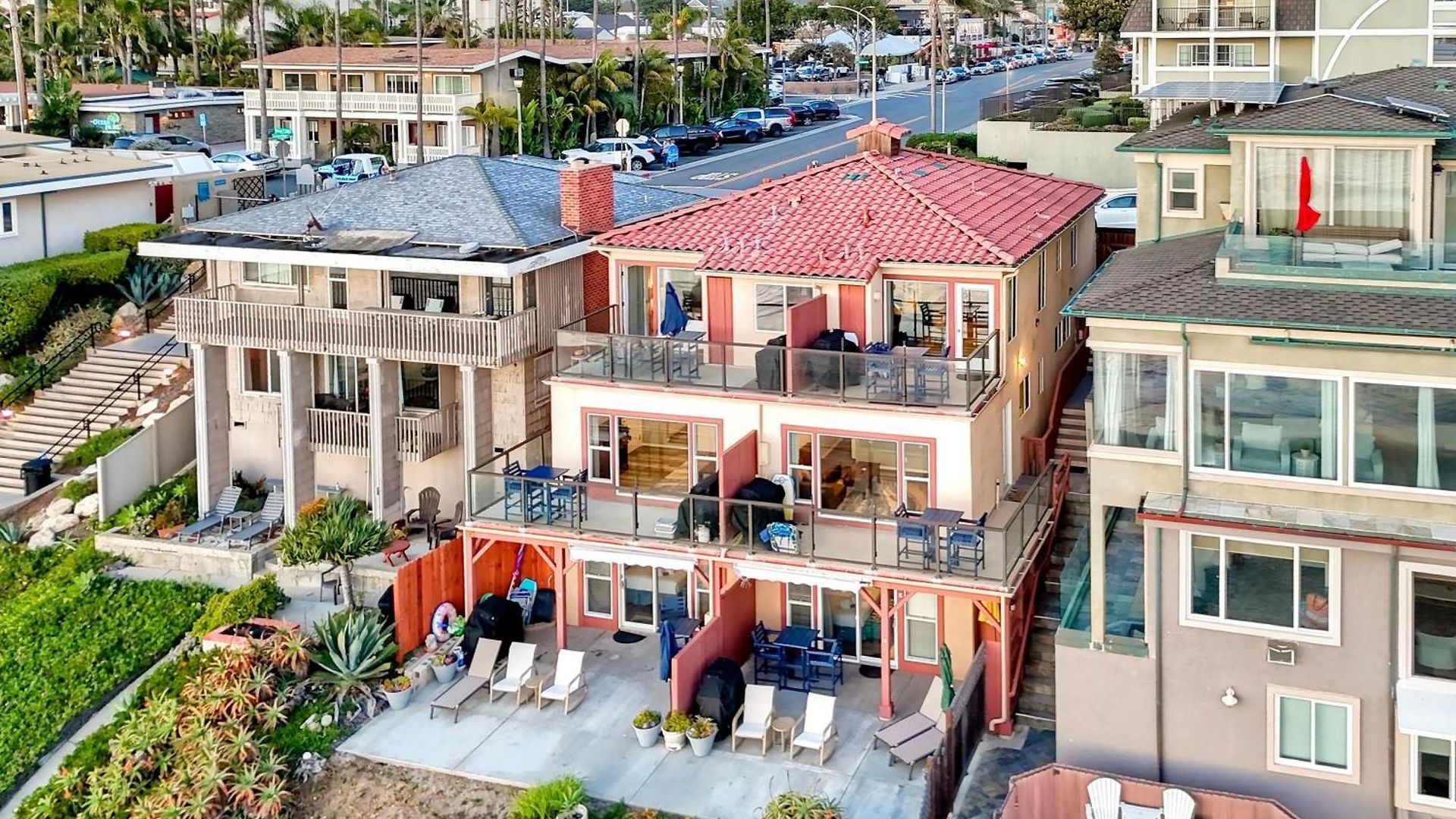 Apartment Oceanfront Apartment, Private Balcony, Access, Sunset Views *