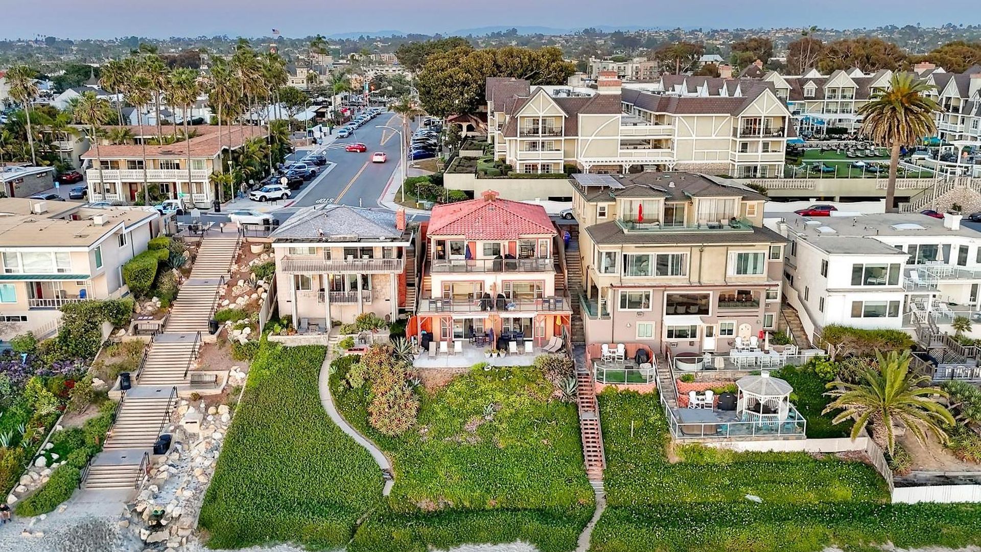 Oceanfront Condo, Private Balcony, Access, Bbq
