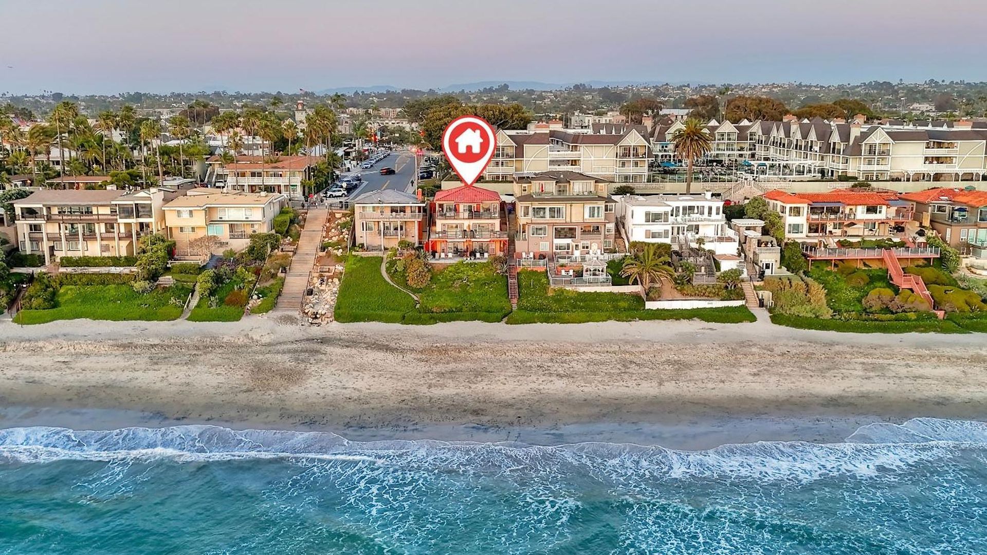 Apartment Oceanfront Condo, Private Balcony, Access, Bbq