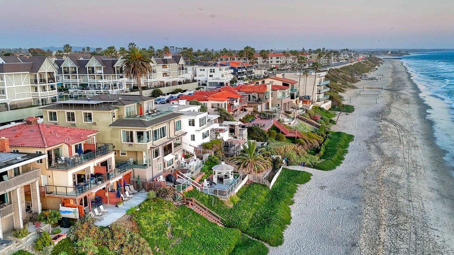 Apartment Oceanfront Condo, Private Balcony, Access, Bbq *