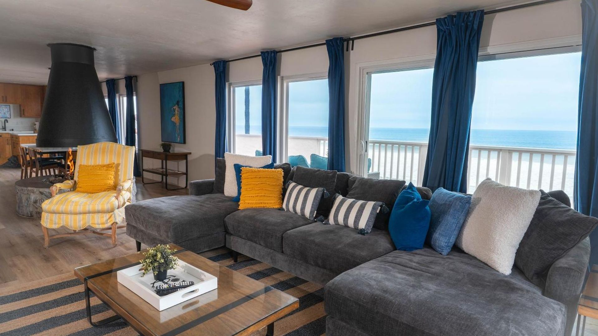 Beachwalk Aparthotel 4*