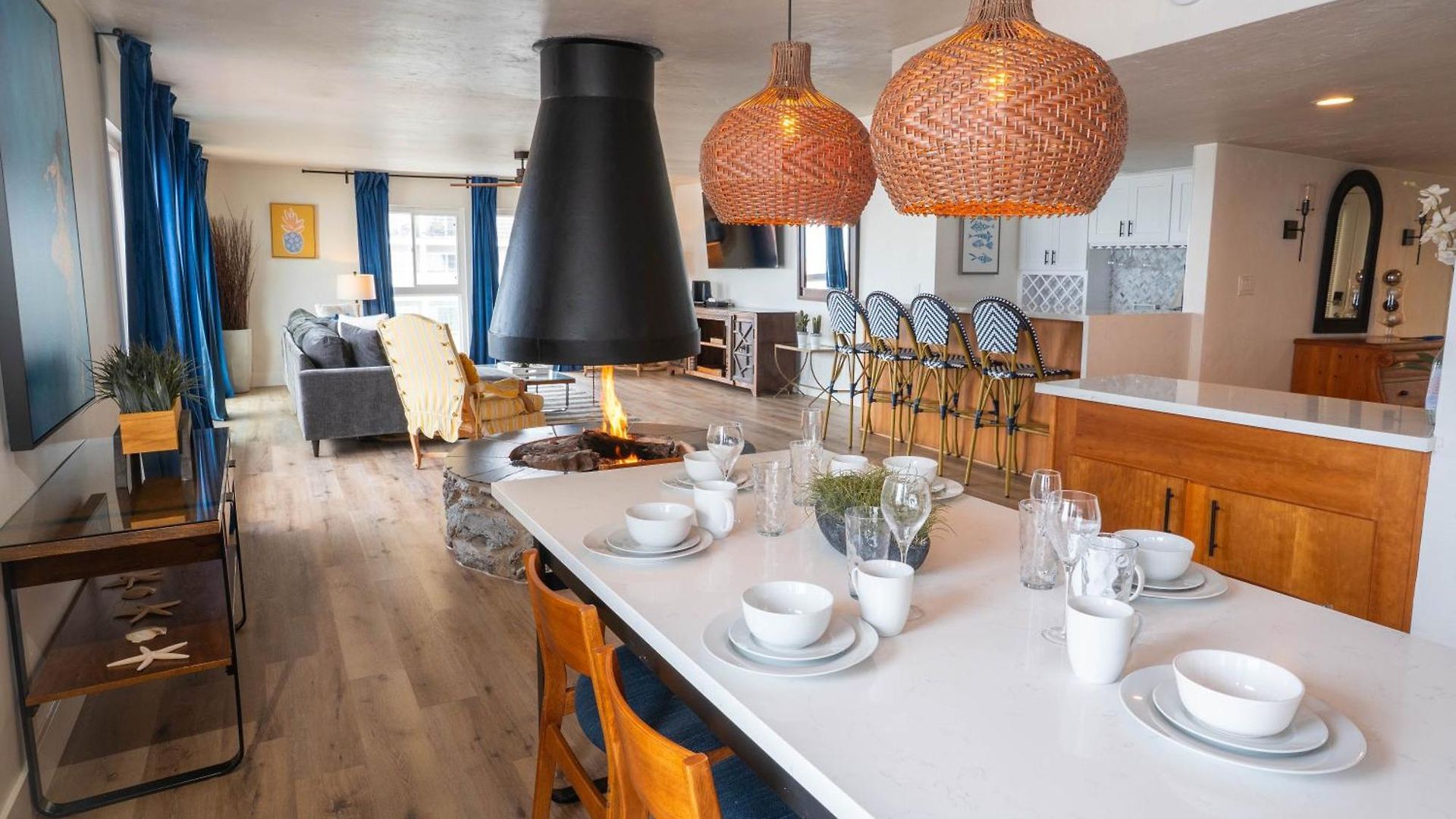 Beachwalk Aparthotel 4*