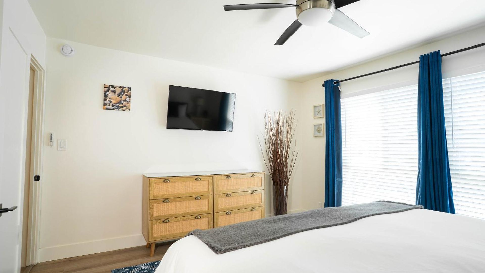 Aparthotel Beachwalk 4*