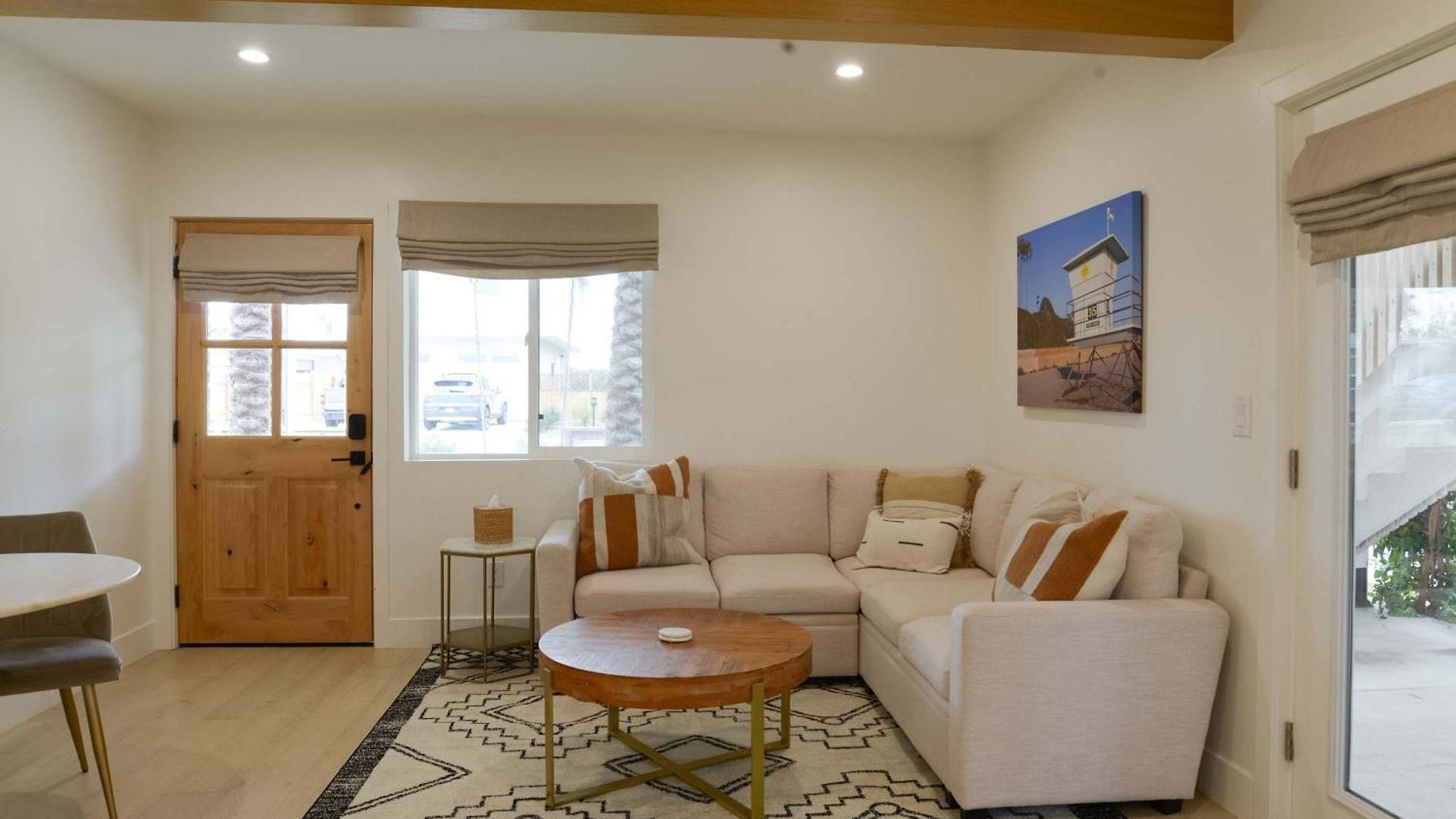Elegant 2br With Outdoor Space *