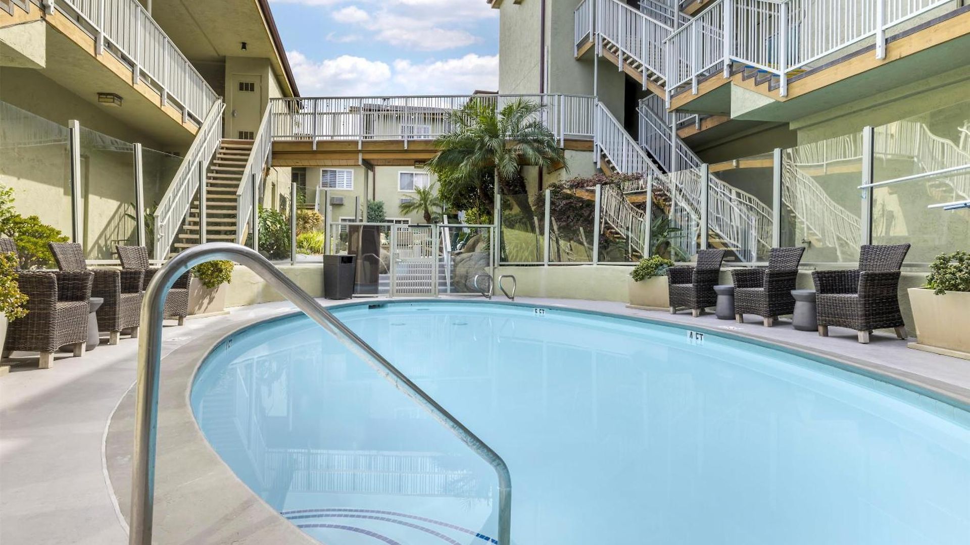 Western View Hotel 3*