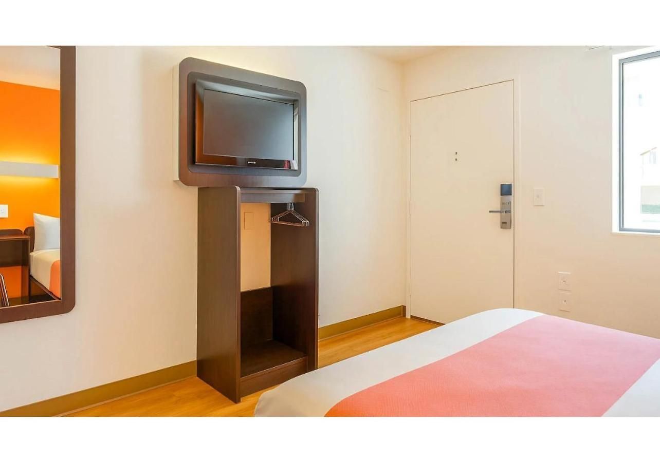 Hotel 6-carlsbad, Ca