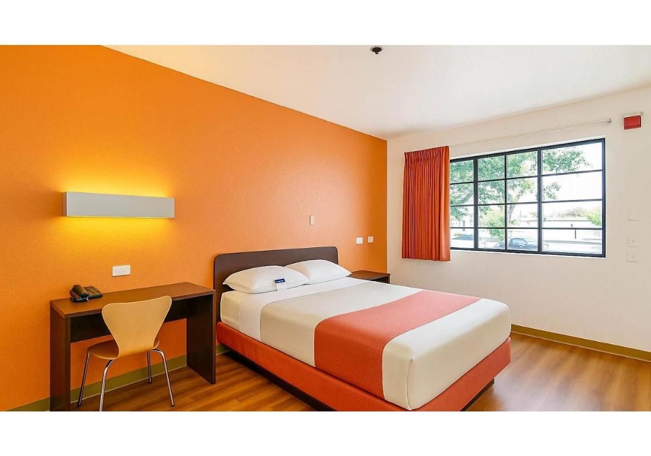 Hotel 6-carlsbad, Ca 3*