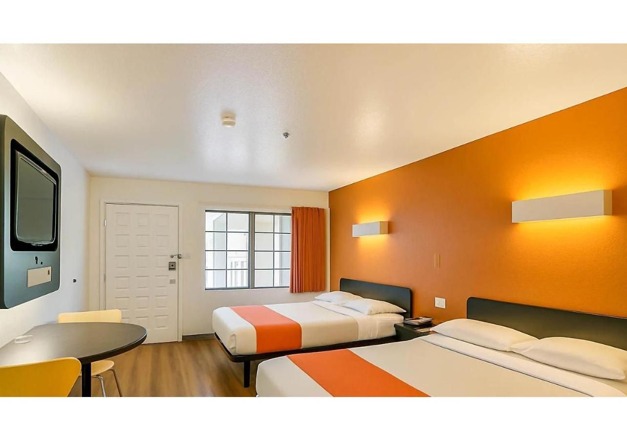 Hotel 6-carlsbad, Ca